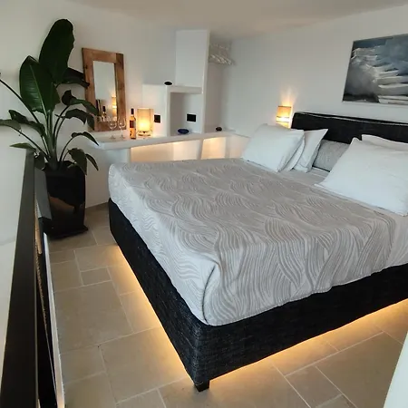Caldera Serenity - Small Luxury Imerovigli (Santorini)